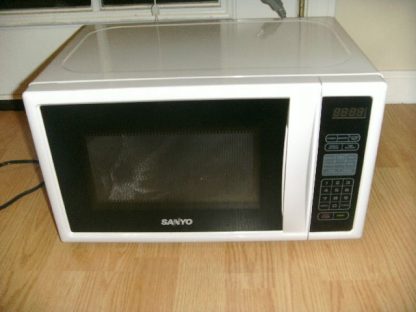 Sanyo Microwave EM-S2588W