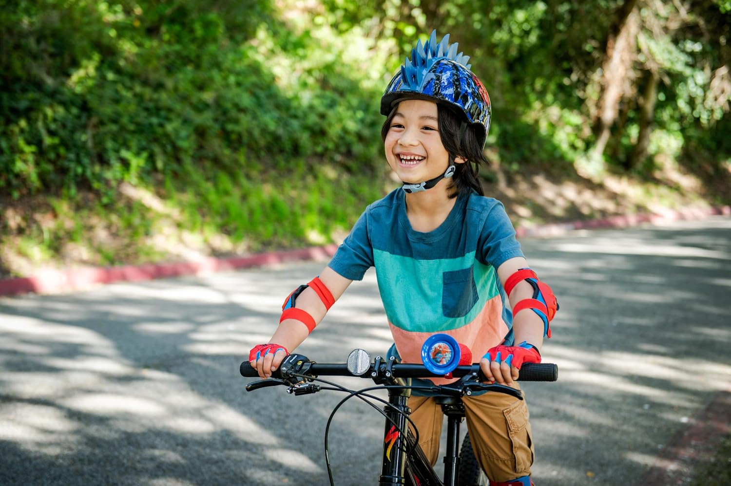 Bell Marvel Avengers Child and Toddler Bike Helmets - Image 4
